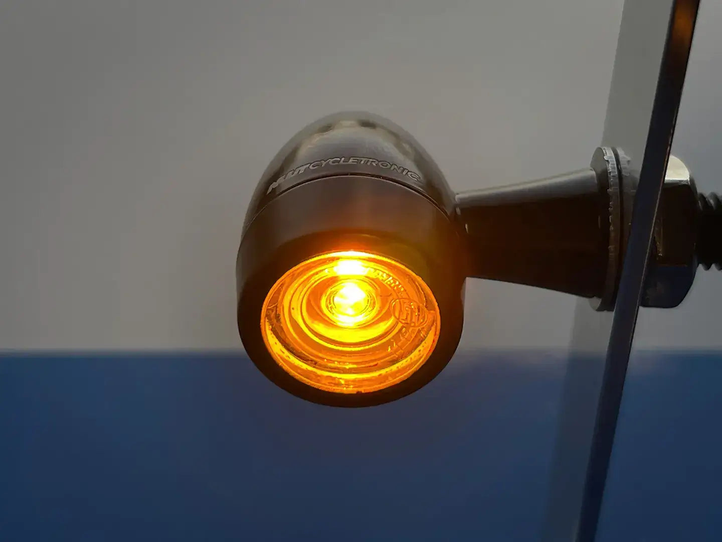 
                  
                    LEDX.R22YR - Turn + Brake Lights 22mm
                  
                